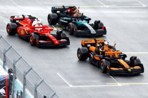 英文翻譯 可以開的樂高賽車 _邁阿密F1登場