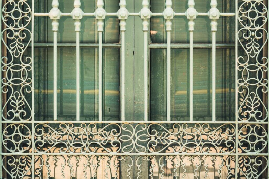 阿拉伯文翻譯 × 窗花藝術：牆與窗之間的文化秘密？