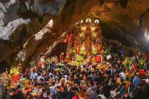 越南 最大朝聖香寺節 AI打造科技文化體驗