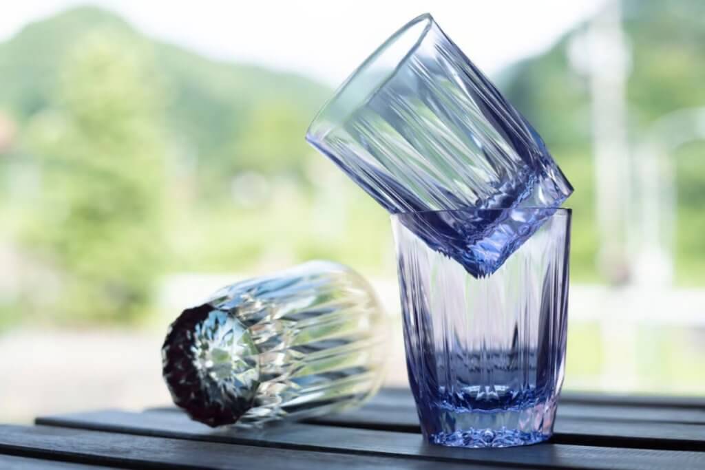 日文翻譯 × 創意設計 ：摔不碎的玻璃杯？